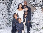 التربية مش سهلة.. كيم كاردشيان وكانى ويست يمنعان التليفزيون عن أطفالهما