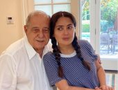 سلمى حايك تحتفل بعيد ميلاد والدها بـ"العربى" وتشكره على جيناتها اللبنانية