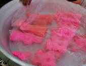 صور.. إعدام 50 كيلو حلوى مولد غير صالحة للاستهلاك الآدمى بالأقصر