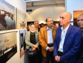 رئيس قطاع الفنون التشكيلية يفتتح صالون النيل الضوئى للفنانين بمتحف محمود مختار 