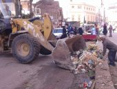 محافظ الدقهلية :رفع وتوريد 1015طن قمامة بحى شرق وغرب المنصورة 