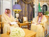 خادم الحرمين يتسلم رسالة من أمير الكويت