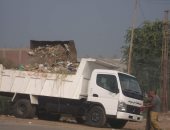 إزالة 25 حالة إشغالات ورفع 119 طن قمامة من شوارع سمسطا جنوب بنى سويف