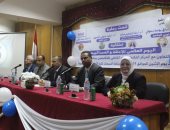 صور.. قصة كفيف يصلح أجهزة الحاسب الآلى فى كفر الشيخ.. تعرف عليها