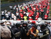 صور.. العالم هذا المساء.. اشتباكات بين أنصار الرئيس البوليفى المستقيل إيفو موراليس وأنصار المعارضة.. العاهل الأردنى يصل منطقة الباقورة بعد ساعات من استعادتها من إسرائيل.. بولندا تحتفل بالذكرى الـ 99 لاستقلالها