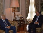 وزير الخارجية يبحث مع غسان سلامة آخر مستجدات الوضع فى ليبيا 