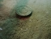 الشوارع مكسرة وأغطية البلاعات مرتفعة.. شكوى سكان عين شمس