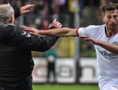 إيقاف قائد إينتراخت 7 مباريات بالدوري الألماني بعد اعتداءه على مدرب فرايبورج