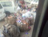 شكوى قارئ من بؤرة تراكم للقمامة تحول لمكان لإطعام الماشية بالوراق