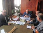 وزير الرى يعقد اجتماع لمتابعة استعدادات موسم الأمطار والسيول