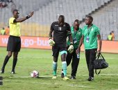 منتخب كينيا يخسر حارسه الأساسى فى أول عشر دقائق أمام مصر