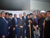 صور.. محافظ الأقصر ومساعد وزير الداخلية ومدير الأمن يقدمون التهنئة للأقباط  بدير مارجرجس بجبل الرزيقات