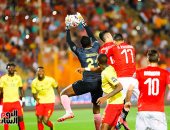 شاهد.. عبد الرحمن مجدي يسدد كرة قوية علي مرمي الكاميرون 