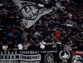 اليويفا يرفض التماس فرانكفورت ويمنع بيع تذاكر مباراة ارسنال