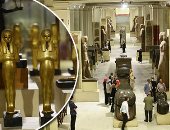 المصريون يتوافدون على المتحف المصرى بالتحرير فى ثانى أيام العيد
