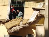سقوط أجزاء من بلكونة منزل بالمنشية وسط الإسكندرية 