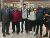 عاصم خليفة يستقبل طارق مؤمن بعد التتويج ببطولة العالم للاسكواش.. صور