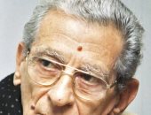 يوسف شاهين "عاش هنا".. التنسيق الحضارى يضع لافتة باسمه فى وسط البلد