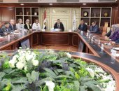 محافظ بني سويف يستعرض تجربة المحافظة فى تحقيق رؤية مصر 2030