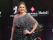 مهرجان القاهرة السينمائي .. يسرا وليلى علوي وإلهام شاهين على السجادة الحمراء