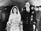 شاهد صور نادرة من زفاف الملكة إليزابيث والأمير فيليب فى ذكرى زواجهما الـ72