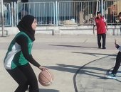 وكيل شباب ورياضة الأقصر يتابع منافسات السلة ضمن أولمبياد الفتاة الجامعية بمشاركة 21 جامعة