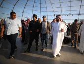 رونالدينيو يشتري أول سيارة من معرض الرياض تحت أنظار تركي ال الشيخ.. صور