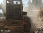 صور.. إزالة 12 حالة تعدى على المجارى المائية بمركز أدكو بالبحيرة