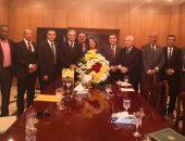السفير أحمد فاروق يلتقى الجالية المصرية بالسعودية ويعدهم بتطوير قنصلية الرياض