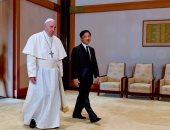 بابا الفاتيكان ينهى أول زيارة باباوية لليابان منذ 38عاما بخطاب فى جامعة صوفيا