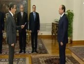 16 محافظا و23 نائبا من الشباب يؤدون اليمين الدستورية أمام الرئيس.. الهجان محافظا للقليوبية.. وطاهر الشريف للإسكندرية.. وإبراهيم أبو العنين للمنوفية.. وشعيب حسين لمطروح.. ودعم القاهرة والجيزة بأكثر من نائب