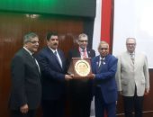 محافظ القليوبية بعد أنباء رحيله: كفاية كدة خلينا نرجع لشغل الجامعة