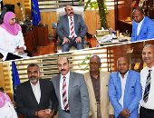 محافظ أسوان فى أول يوم عمل: لن نترك قيادة فاسدة تعطلنا عن أداء مهامنا.. اللواء أشرف عطية: الرئيس كلفنا بالتواصل المباشر مع المواطنين.. وسباق زمنى لاستضافة منتدى السلام الدولى.. صور 