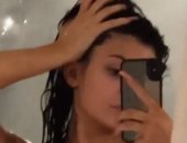 فيديو.. كيلى جينر تظهر خلال استحمامها.. فماذا كانت تريد كشفه لمحبيها؟