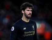 كلوب يعلن غياب الحارس أليسون عن ليفربول ضد بورنموث للإصابة