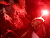 ملابس مرعبة وأقنعة مخيفة خلال مهرجان "كرامبوس الشيطان" فى النمسا