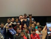 أحمد عز فى عرض لفيلم الممر أمام أطفال: تقدروا تعملوا أحلى من كده.. فيديو وصور