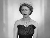 شاهد.. جلسة تصوير للملكة إليزابيث الثانية تعود لعام 1952 