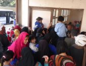 صور.. الكشف على 349 مواطنا خلال قافلة جامعة المنيا بقرية شارونة بالمجان