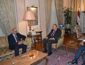 وزير الخارجية يؤكد حرص مصر على حفظ وحدة ليبيا وسلامتها الإقليمية