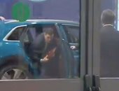 رئيس حكومة إسبانيا ينتقل بأول سيارة كهربائية بالكامل فى أوروبا 