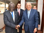 وزير الصحة بجنوب السودان: ننظر بإعجاب للمبادرات الرئاسية المصرية فى مجال الصحة