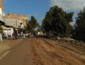 تمهيد طريق العواسجة و حل 80 شكوى للمواطنين بالشرقية