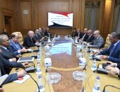 اجتماع بين وزيرى الإنتاج الحربى والإسكان لمتابعة المشروعات المشتركة