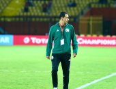 طاقم تحكيم مباراة الاهلي والهلال يعاين ملعب السلام