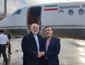 وزير خارجية إيران ينشر أول صور مع العالم المفرج عن بالولايات المتحدة