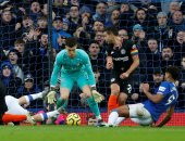 إصابة ميندى تزيد من آمال كيبا في العودة لعرين تشيلسي