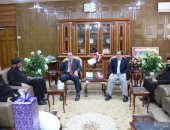 محافظ شمال سيناء يلتقى وفد من أقباط العريش