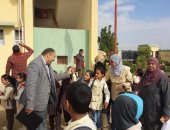 توزيع إعانات عاجلة على المنقولين من أبناء سيناء بالمحافظات