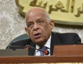 صور.. رئيس مجلس النواب يرحب بطلاب عدد من المدارس والجامعات بشرفات البرلمان